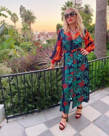 La robe imprimé vintage de Busy Philipps sur le compte Instagram de @busyphilipps