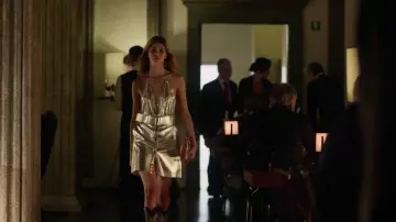 Le top argenté de Chiara (Benedetta Porcaroli) dans Baby (S02E05)