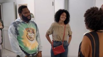 Ovadia & Sons de Colorant de Cravate à Capuche porté par Andre "Dre' Johnson (Anthony Anderson), en black-ish Saison 06 Episode 05