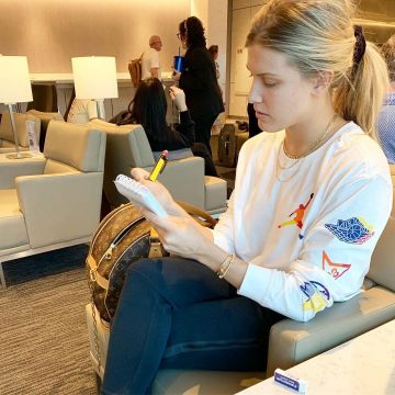 The jogging Pants Nike Sportswear Tech Fleece of Eugenie Bouchard on the account Instagram of @geniebouchard