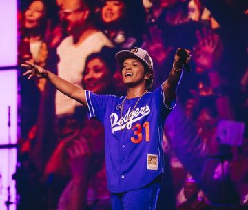 Mitchell & Ness Dodgers Jersey worn by Bruno Mars on his Instagram account @brunomars