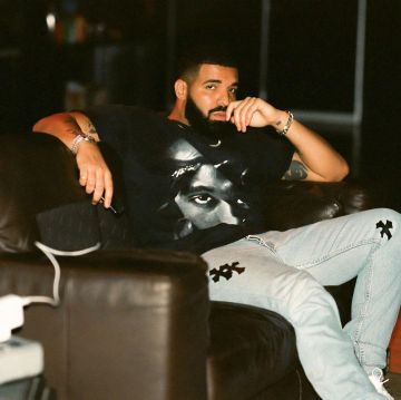 Los vaqueros cruzados negros que llevaba Drake en su cuenta de Instagram @champagnepapi
