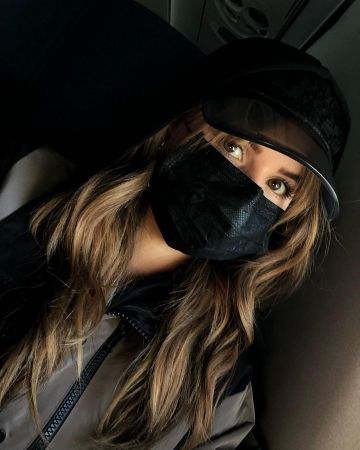 The cap of Debby Ryan on the account Instagram of @debbyryan