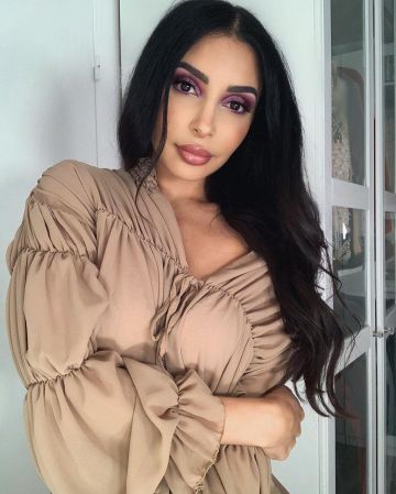Blusa beige de Sananas en la cuenta de Instagram de @sananas2106