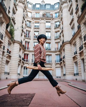 La boina parisina negra de Leeloo en la cuenta de Instagram de @dressingleeloo