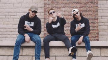 La gorra de Tommy Hilfiger usada por Blaise en el clip La dirección de 47Ter