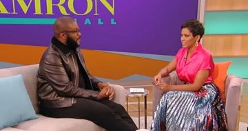 Haider Ackermann V-Cou Chemisier porté par Tamron Hall sur Tamron Hall Afficher le 22 octobre 2019