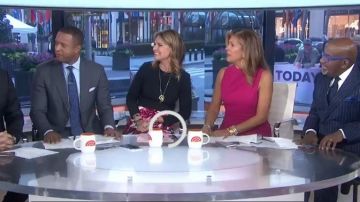 Black Halo Pink Fit­ted Evening Dress worn by Hoda Kotb on Good Morning America October 23, 2019