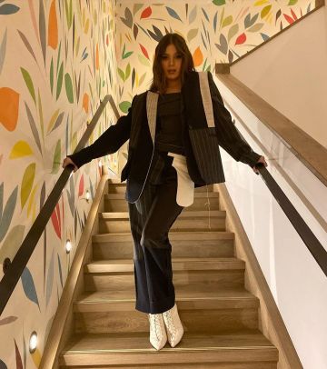 Monse Déconstruit à Rayures en Mélange de Laine Blazer porté par Hailee Steinfeld Dickinson Press Junket 20 octobre 2019