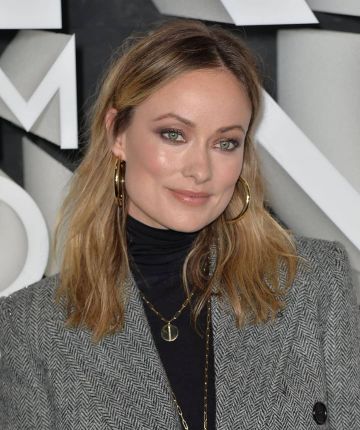Jennifer Fisher Samira Cerceaux de Boucles d'oreilles portées par Olivia Wilde Nordstrom NYC Phare de la soirée de Lancement le 22 octobre 2019