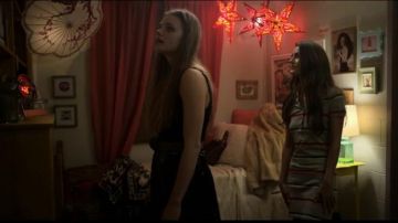Lacoste Striped Po­lo Dress worn by Fiona (Rachel Matthews) in Looking for Alaska Season01 Episode03