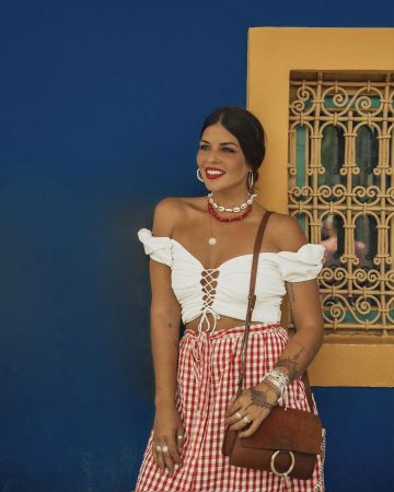 Falda Midi Vichy de corte ancho con cinturón y bolsillos de Natalia Cabezas en la cuenta de Instagram @trendy_taste
