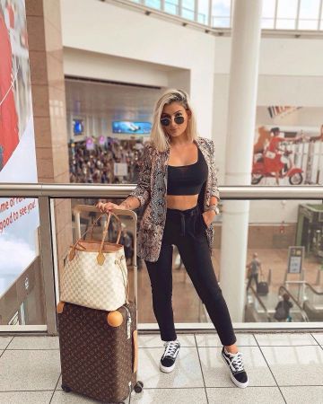 The neverfull bag white Lufy account on the Instagram of @lufyyyy