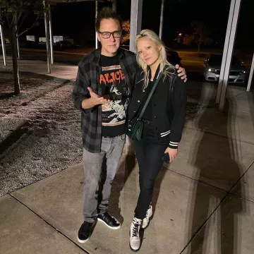 Botas Jadon Dr. Martens de Pom Klementieff en la cuenta de Instagram de @pom.klementieff