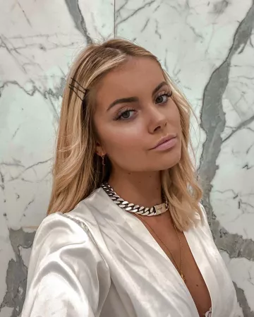 Le collier de Romy sur le compte Instagram de @romy