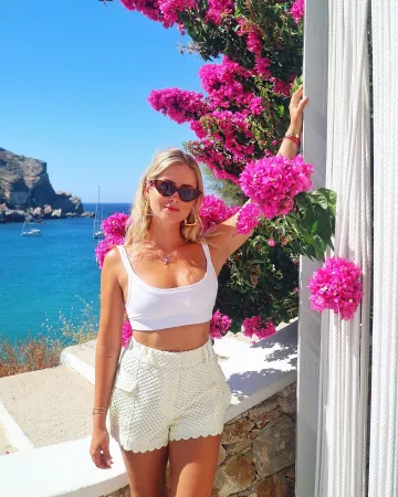 Bras Top White de Valentina Ferragni en la cuenta de Instagram @valentinaferragni