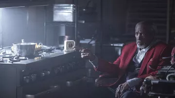 Chaqueta blazer roja usada por Will Reeves (Louis Gossett Jr.) como se ve en Watchmen (Temporada 1)