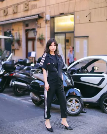 Combinaison adidas de Betty Autier sur le compte Instagram de @bettyautier