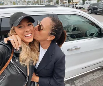 Gorra negra de Alice Campello en la cuenta de Instagram @alicecampello