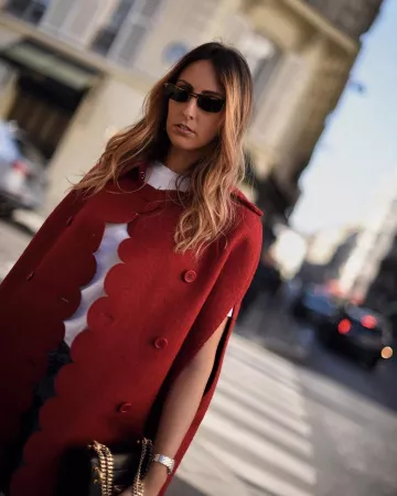 Noir des lunettes de soleil de Elisa Taviti sur l'Instagram account @elisataviti