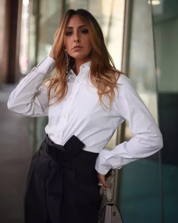 Femmes chemise en coton de Elisa Taviti sur l'Instagram account @elisataviti