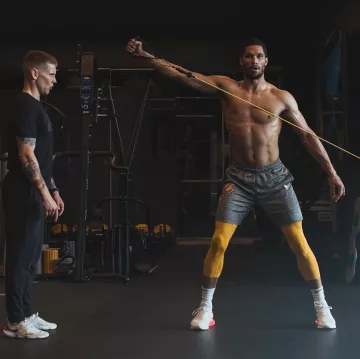 Les sneakers Nike Air Max 270 White Pack (Hot Punch) de Josh Hart sur le compte Instagram de @jhart