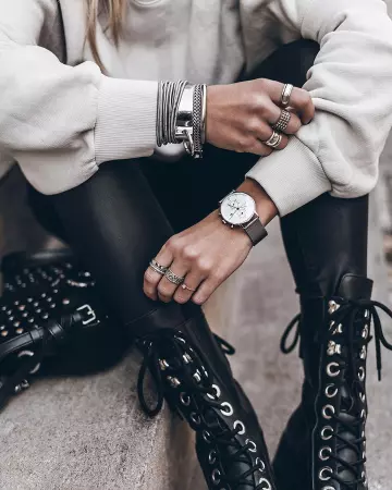 Watch Jacqueline Mikuta on his account Instagram @mikutas