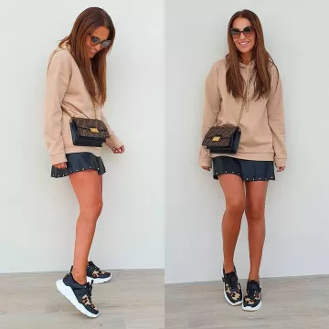 The sweatshirt nude Paula Echevarría on his account Instagram @pau_eche