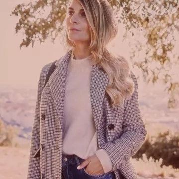 Le manteau à petits carreaux  porté par Zoé Bassetto   sur le compte Instagram de @zoebassetto 