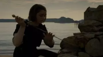 La réplique de l'épée de Arya Stark (Maisie Williams) dans Game of Thrones (S08E03)