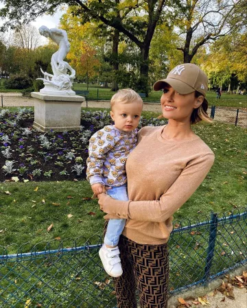 The pants Fendi Carolina Receiver on the account Instagram of @carolinereceveur