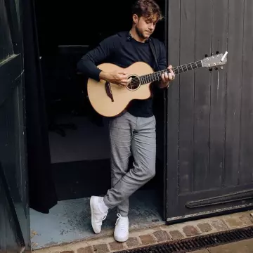 Les chaussures Veja portées par Niall Horan sur son compte Instagram @niallhoran 