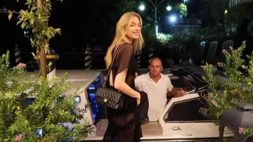 The sac Timeless Chanel Martha Hunt on the account Instagram of @marthahunt
