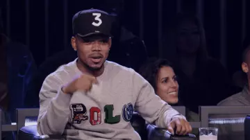 Polo Ralph Lauren suéter gris usado por Chance the Rapper en Rhythm + Flow (S01E09)