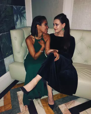 Les escarpins pointus de Katherine Langford sur le compte Instagram de @katherinelangford