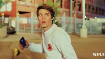 Le t-shirt à manches longues Welcome Skateboards porté par Josh Wheeler (Colin Ford) dans la série Daybreak