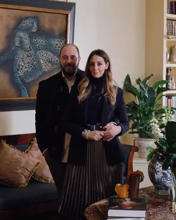 Pull noir de Elisa Taviti sur l'Instagram account @elisataviti