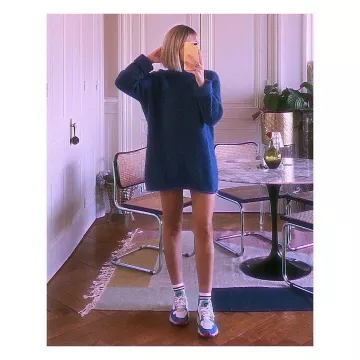 Les sneakers Adidas Falcon portées par Zoé Bassetto sur le compte Instagram de @zoebassetto