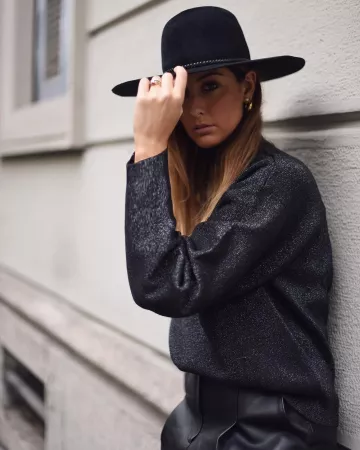 Pantalon Cargo en noir de Elisa Taviti sur l'Instagram account @elisataviti