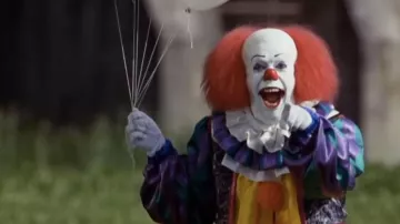 The replica of the costume of Pennywise (Tim Curry) in It (1990)