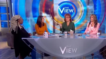 Freepeople confortable en cachemire pull à col roulé porté par Abby Huntsman sur Le point de Vue le 24 octobre 2019