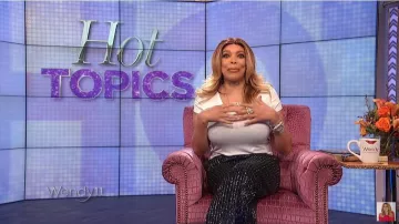 Alice + olivia high waist­ed se­quined pants worn by Wendy Williams on The Wendy Williams Show October 21, 2019