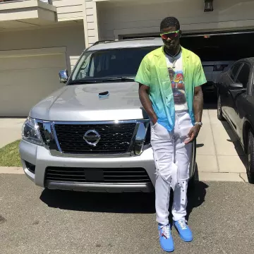 Sneakers Nike air force 1 low Off-White MCA University blue Dwayne Bacon on the account Instagram of @dbacon