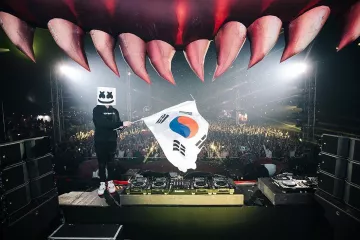 Sneakers Jordan 4 retro fight nostalgia of Marshmello on the account Instagram of @marshmellomusic