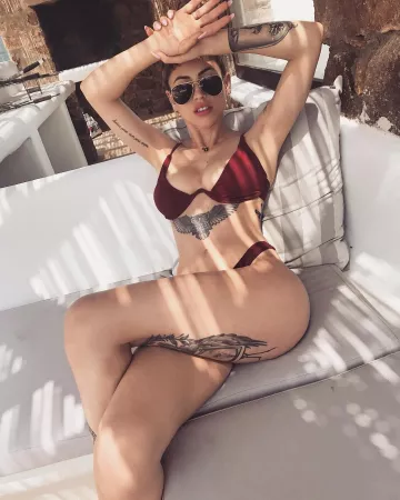 The swimsuit Gaëlle Garcia Diaz on the account Instagram of @gaellegd