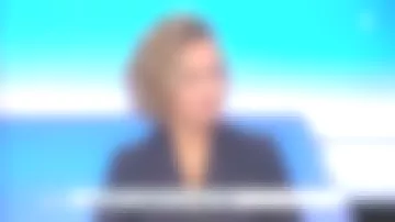 La veste blazer à rayures de Caroline Roux dans C dans l'air