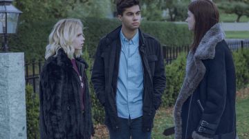 Bacl leather fur coat worn by Maja Norberg (Hanna Ardéhn) in Quicksand