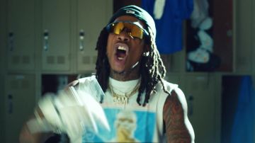 New era MLB Black with White Fit­ted Cap worn by Wiz Khalifa in Wiz Khalifa - Never Lie feat. Moneybagg Yo [Official Music Video]
