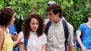 Shirt Max Miller (Benjamin Papac) in Greenhouse Academy (S01E01)