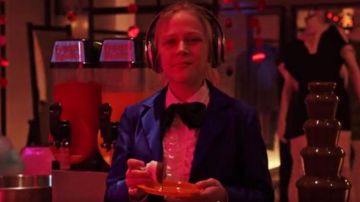 Ijoy Recharge­able Wire­less Head­phones Blue­tooth used by Angelica Green (Alyvia Alyn Lind) in Daybreak Season 1 Episode 5